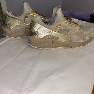 Nike Gold and Tan Huarache